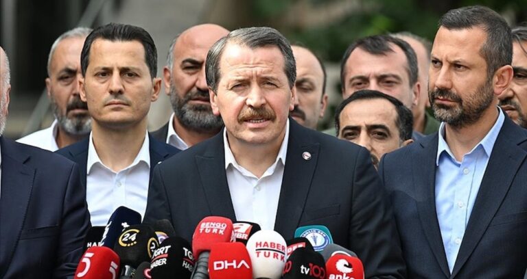 hukumete-yakin-sendika-memur-sen-81-ilde-sokaga-iniyor-1QbasHl9.jpg