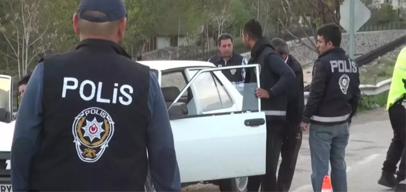 beypazarinda kacan aracta esrar ele gecirildi QAtj5c7u.jpg