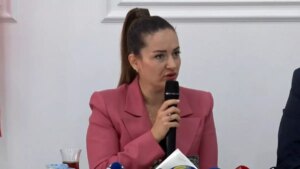 busra ozdemirden muhittin bocekin saglik durumu hakkinda aciklama RhlqFxrb.jpg