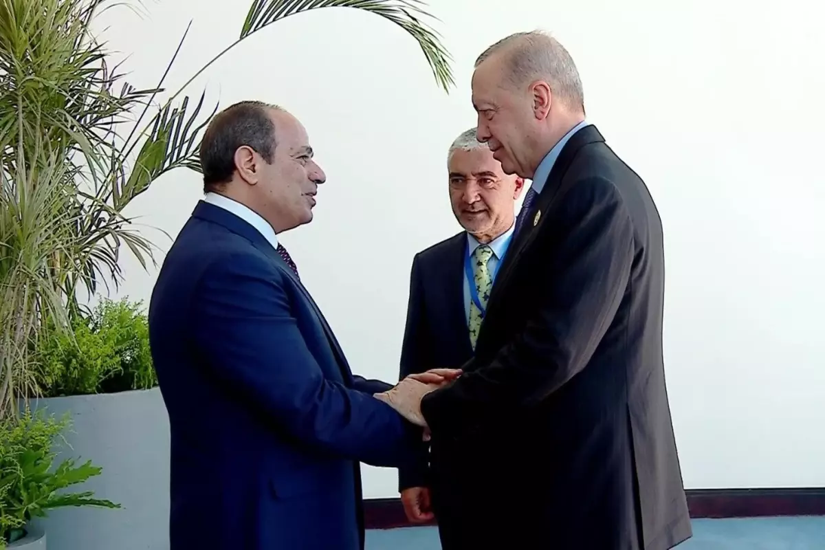 cumhurbaskani erdogan gazze zirvesi icin misirda sisi bizzat karsiladi 9HNmy7Ft.jpg