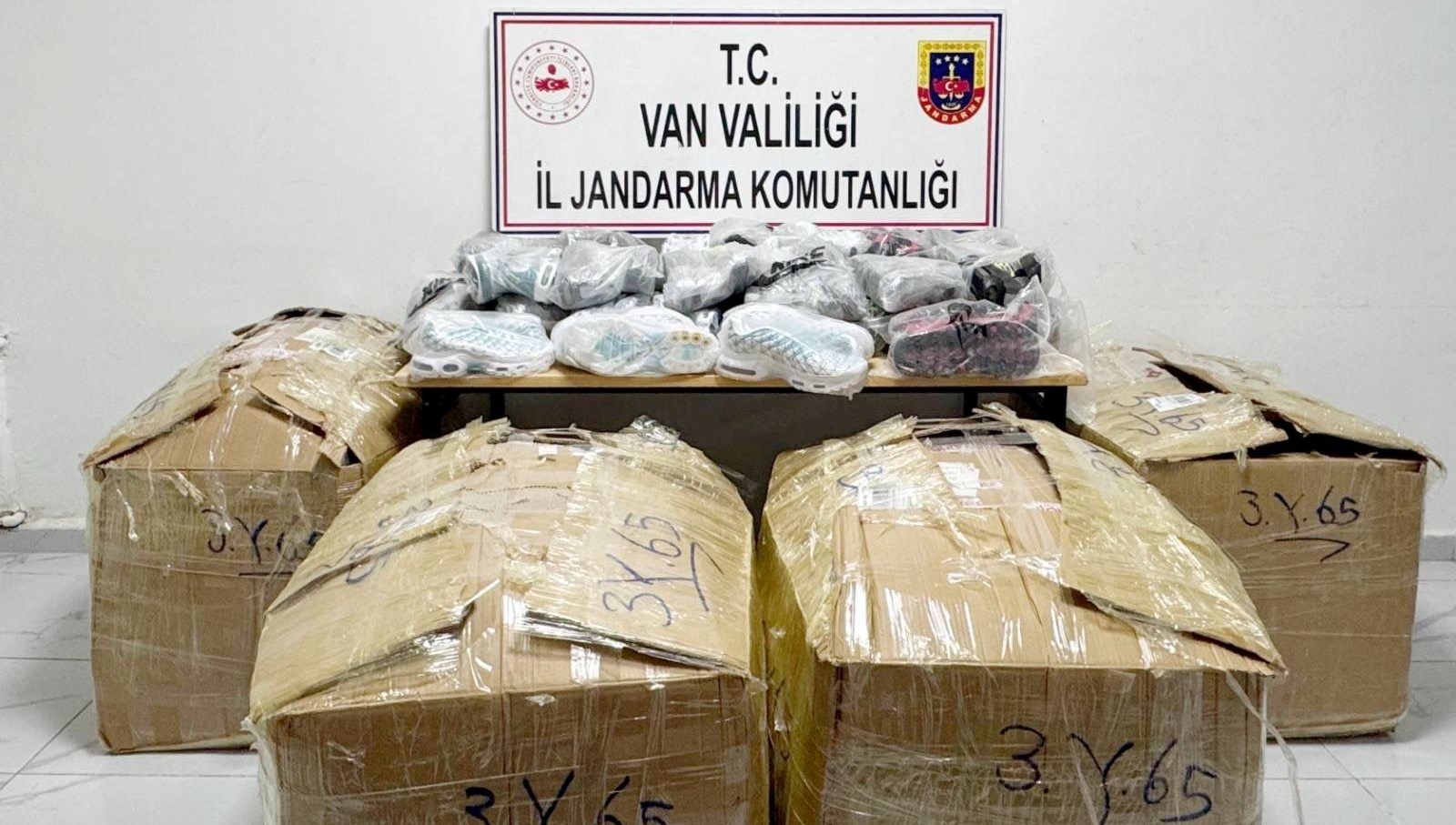 piyasa degeri 1 milyon 235 bin liravanda gumruk kacagi operasyonu wyIqXyiY.jpg