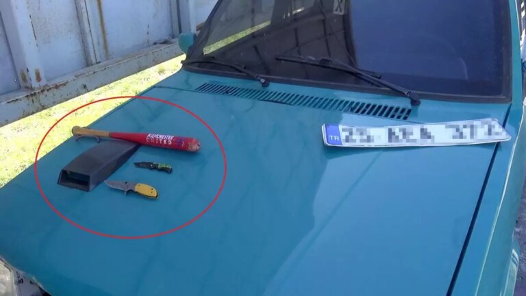 trafik-polisi-dur-ihtarina-uymayan-surucuyu-ceza-kesti-mkKa3pO8.jpg