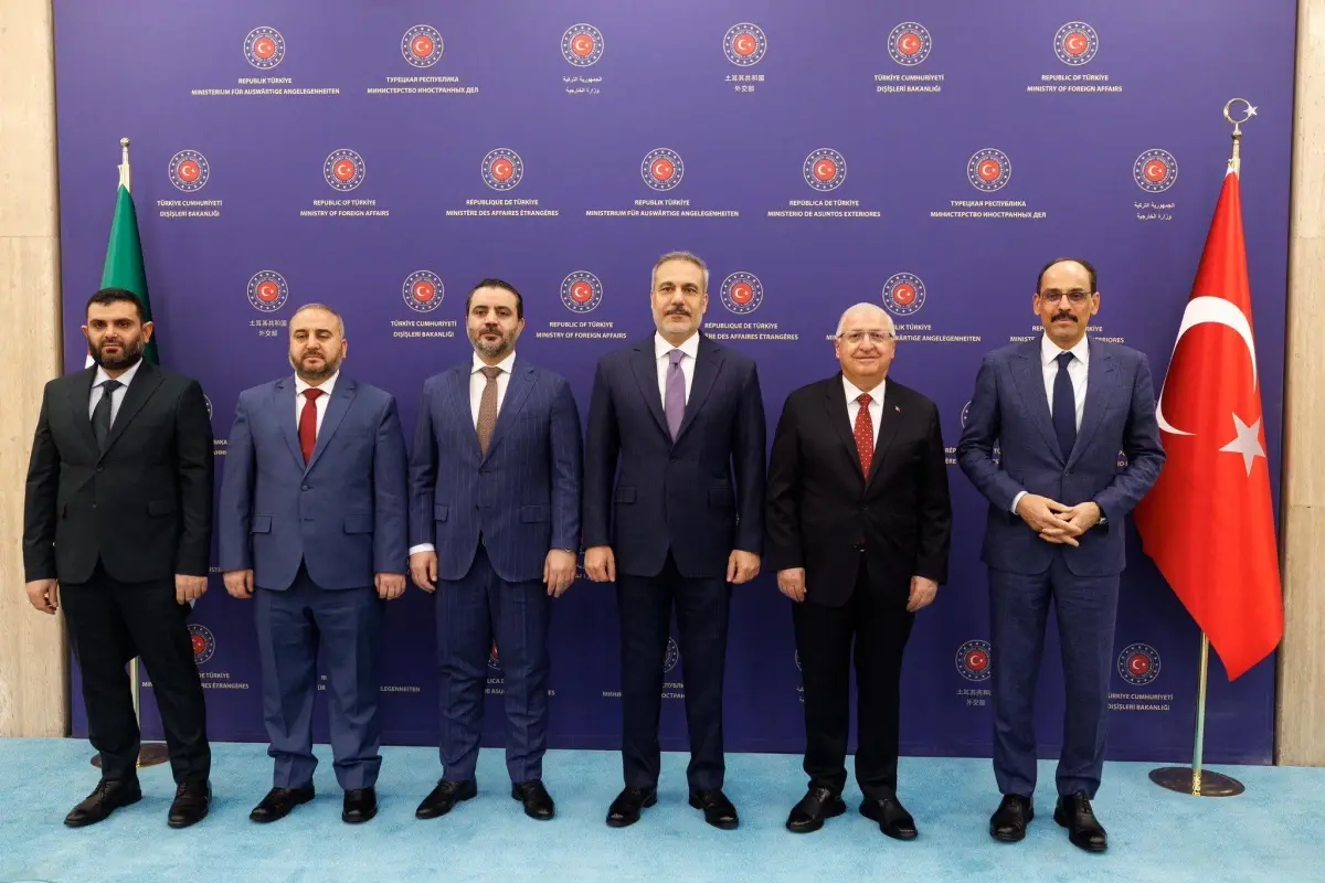 turk ve suriyeli yetkililer suriyenin toprak butunlugu icin bir araya geldi JurjGvtc.jpg