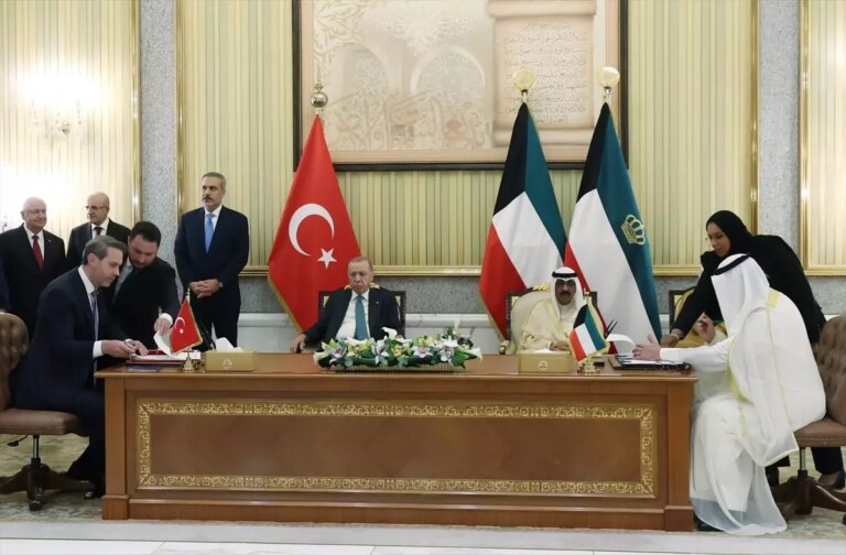 turkiye ve kuveyt arasinda 4 anlasma imzalandi gFuI8MRS.jpg