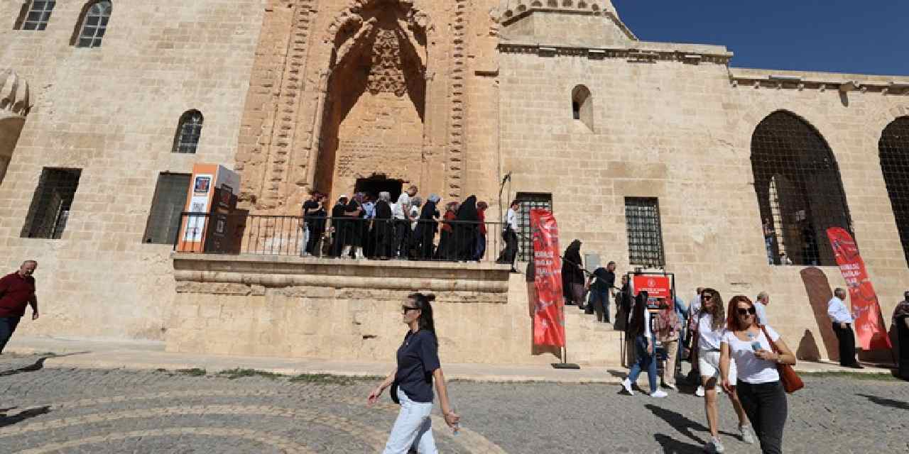 500 bin kisi mardine akin etti SDTRcSYA.jpg