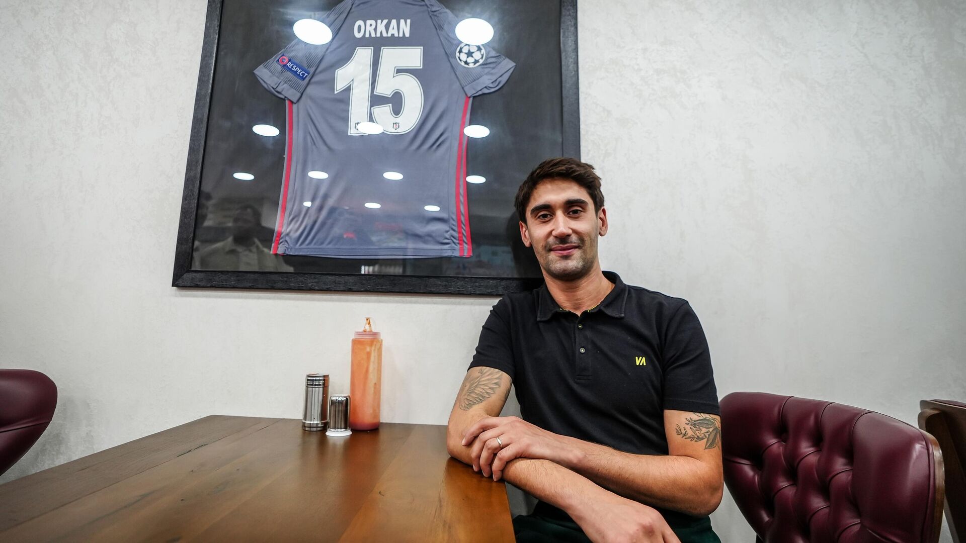 bir donem sampiyonlar liginde forma giyiyordu unlu futbolcu orkan cinar doner ustasi oldu 3OsdW93r.jpg