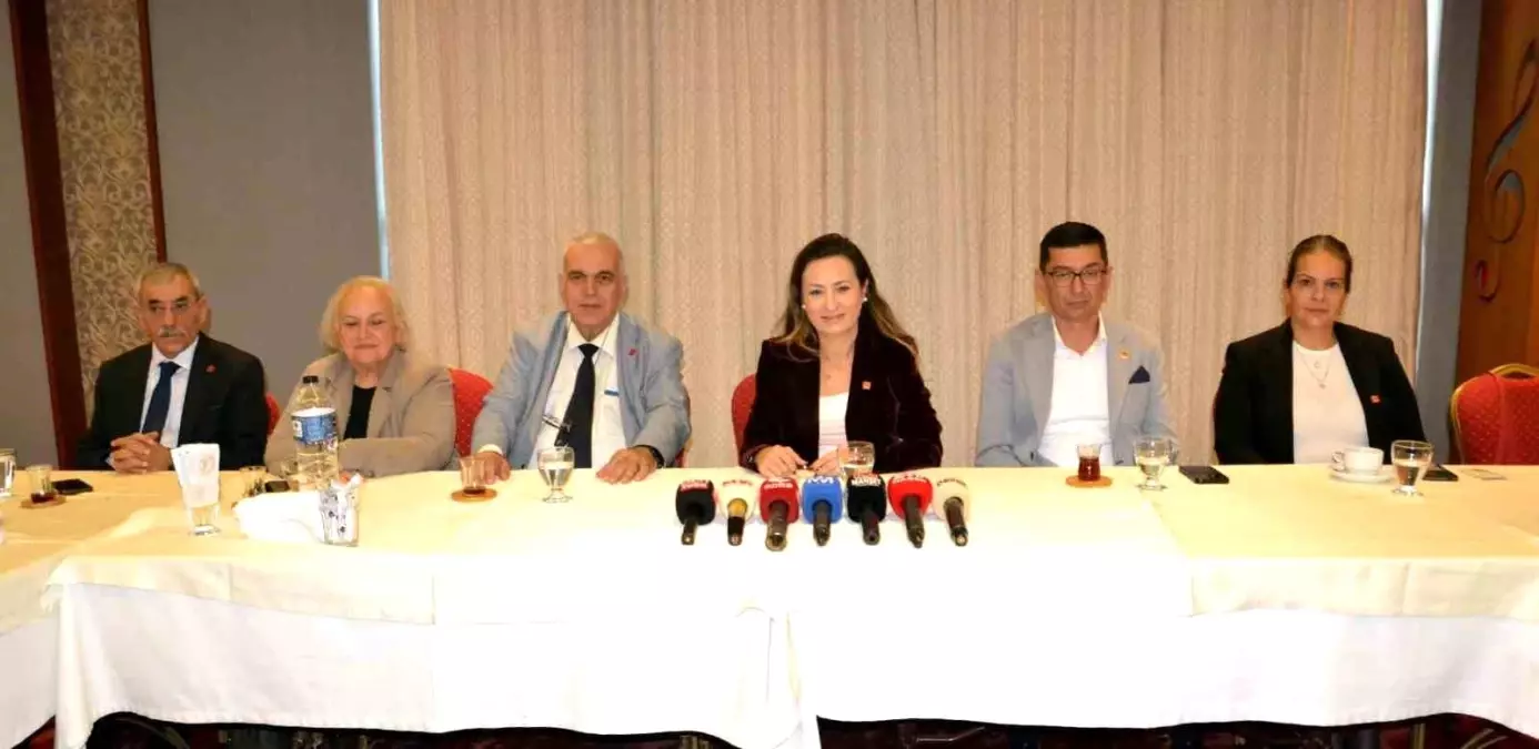 chp manisa il baskani ozalperden basin toplantisi ve burokrasideki degisiklikler OHYeHQL5.jpg